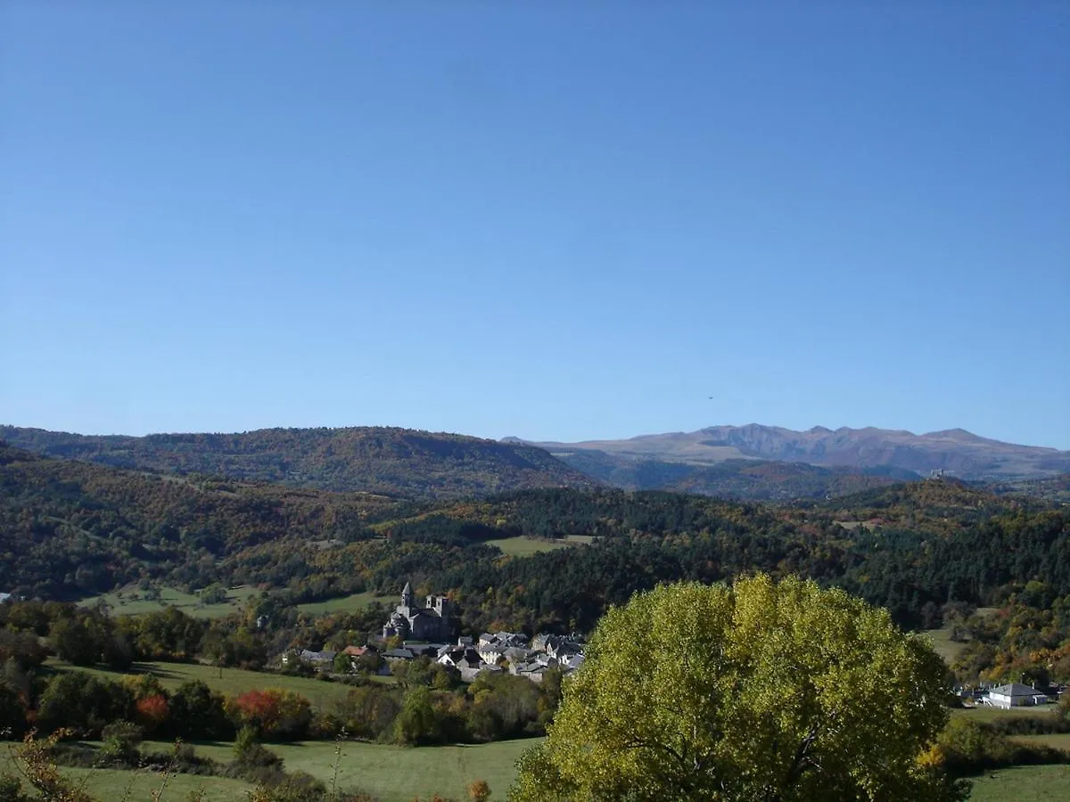 L Oustalou Suite Coquelicot Saint Nectaire Appartement De Charme En Auvergne Saint-Nectaire
